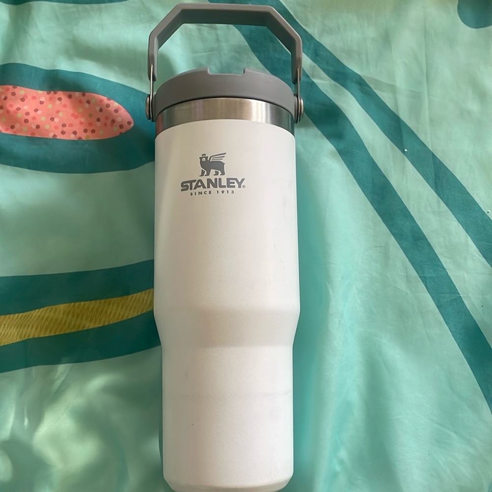 Stanley cup 30oz with top handle USED
